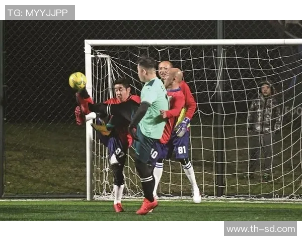 射门不飘的足球明星们如何在绿茵场上展现精准与力量的完美结合